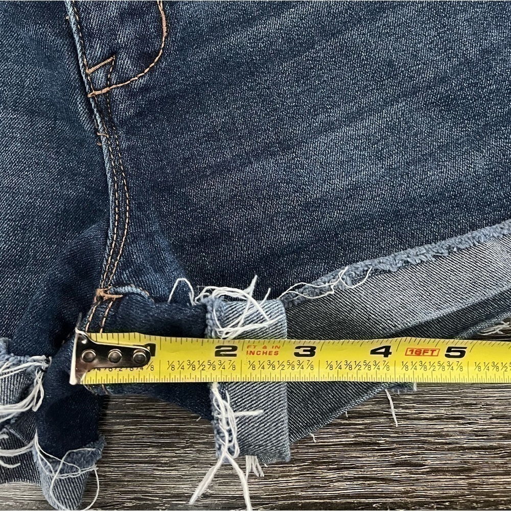 Altar’d State Denim cut off shorts, size 26/3 - Picture 6 of 8